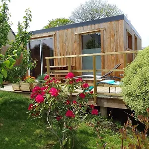  Appartement Adorable Perrosien Dans Jardin Arboré France